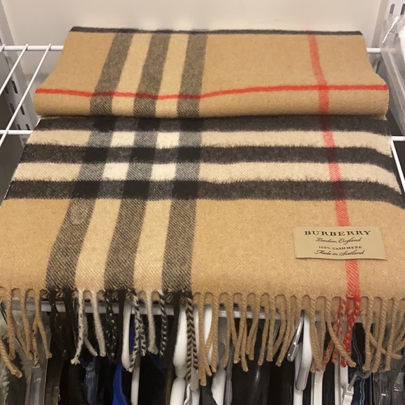 Authentic Burberry Unisex Scarf - Picture 2 of 2